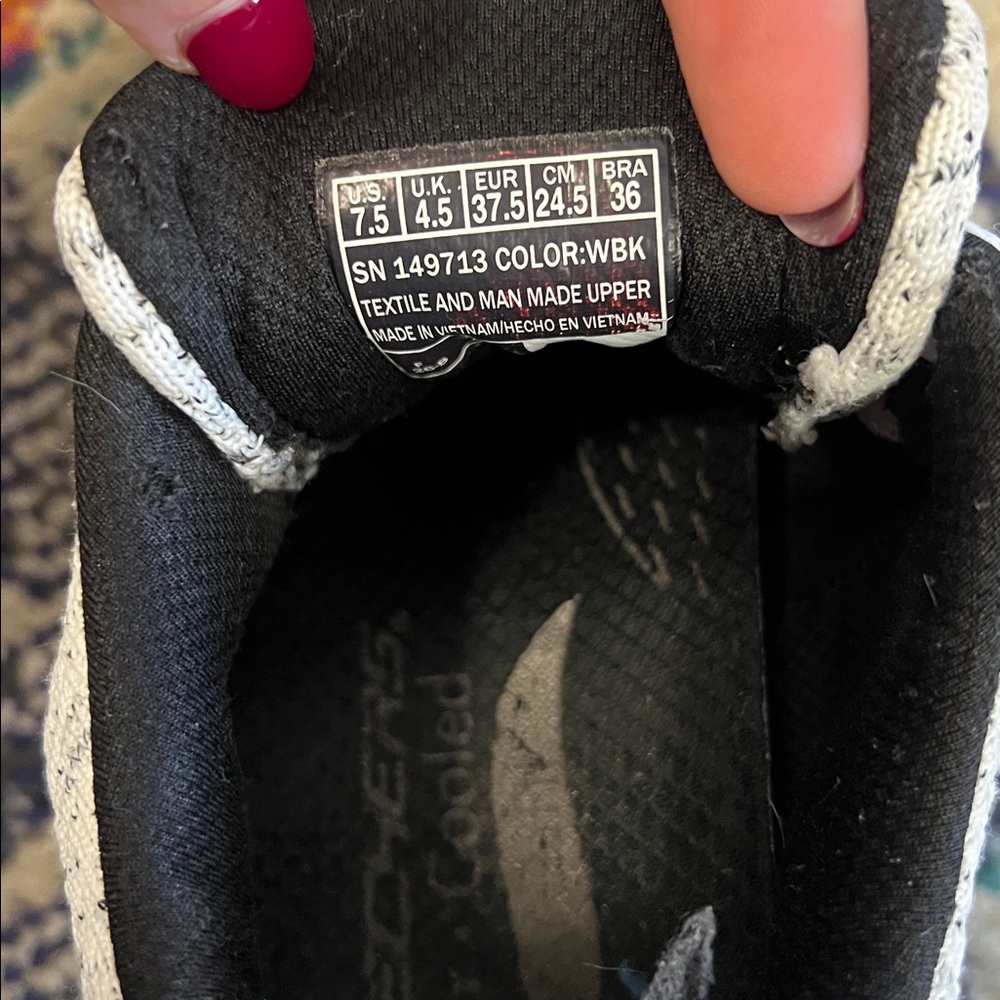 Skechers womens 7.5 White and Black Arch Fit Sneakers - Picture 7 of 7